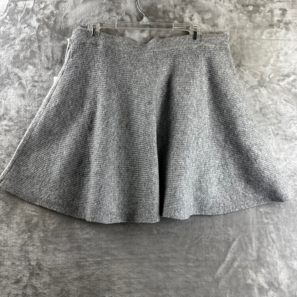 Free Assembly Mini Sweater Skirt Womens L Gray Rhinestone Ribbed Knit (1733) - Picture 8 of 12